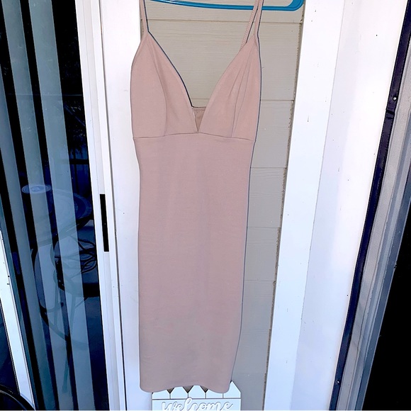 Women's V-Neck Sleeveless Cutout Slit Knee Length Bodycon Midi Dress - Picture 2 of 6